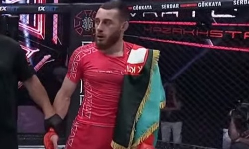 Фаворит из Казахстана сенсационно проиграл таджикистанцу на турнире в Турции