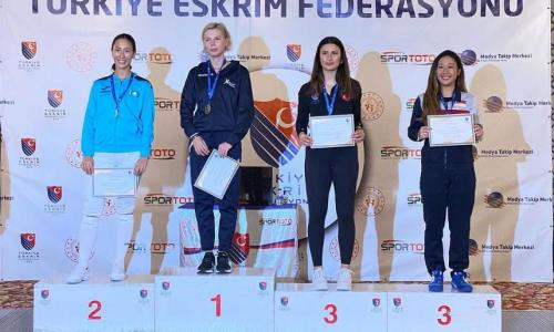 Казахстанка завоевала «серебро» турнира по фехтованию в Турции