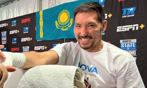 Алимханулы «рассмешил» своего соперника перед защитой титула чемпиона мира