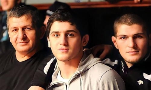 Ислам Махачев обратился к покойному отцу Хабиба Нурмагомедова