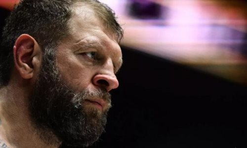 Емельяненко выразил отношение к решению родного брата пойти на фронт