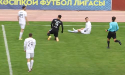 Видео удаления Таттыбаева матча Премьер-Лиги «Тобол» — «Шахтер»