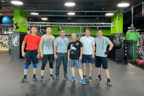 «Казахи всегда были в числе лидеров мирового бокса». Большое интервью Дмитрия Бивола