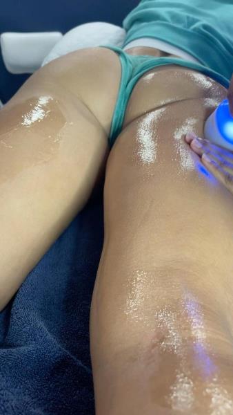 Сексуальная обидчица казахстанки в UFC показала крупным планом, как ей мнут ягодицы. Фото