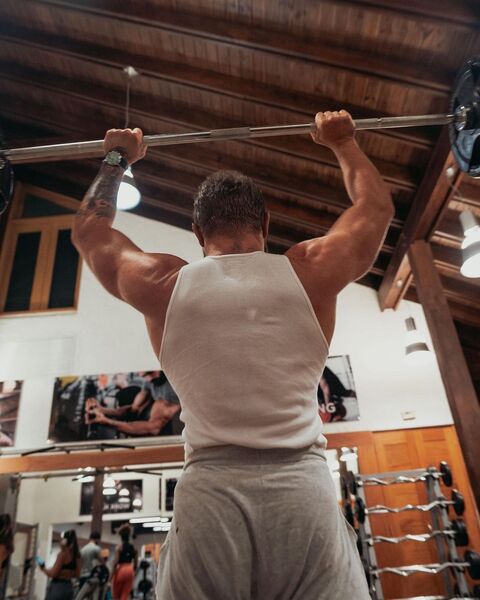 «17-часовой рабочий день». Макгрегор показал актуальную физическую форму. Фото