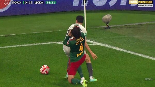 Зайнутдинов избежал удаления в матче РПЛ