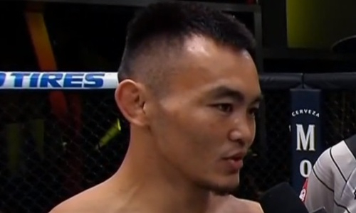 Казахский боец прокомментировал свою историческую победу в UFC