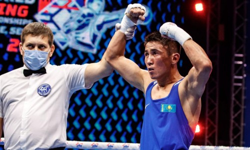 «Казахский Ломаченко» разбил нос сопернику и выиграл медаль на ЧА-2022
