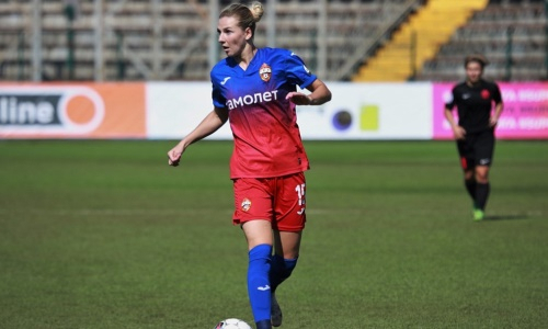 Капитана сборной Казахстана наградили серебряной медалью чемпионата России. Фото