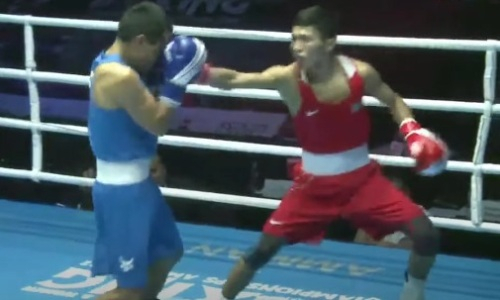 Видео полного боя 19-летнего чемпиона мира из Казахстана за медаль ЧА-2022 по боксу