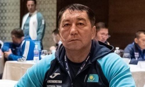 «Результат закономерен». Кайрат Сатжанов о первой потере на ЧА-2022 и сменившем казахстанское гражданство боксере