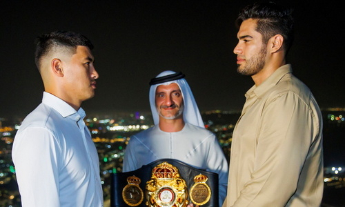 Бивол и Рамирес провели битву взглядов перед боем за титул чемпиона мира WBA. Видео