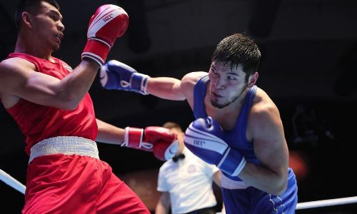 Стало известно расписание боев казахстанских боксеров в полуфинале ЧА-2022
