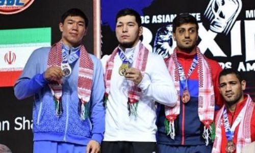 Казах из Узбекистана высказался о поражении олимпийскому чемпиону из Казахстана на ЧА-2022 по боксу