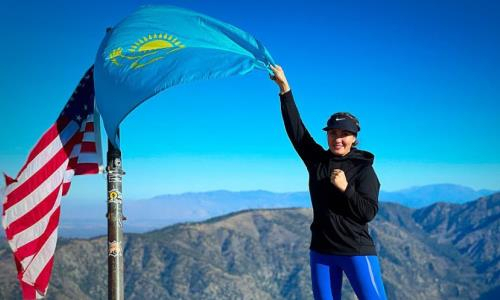 Казахстанская боксерша после получения грин-карты в США выбрала флаг на свои будущие бои