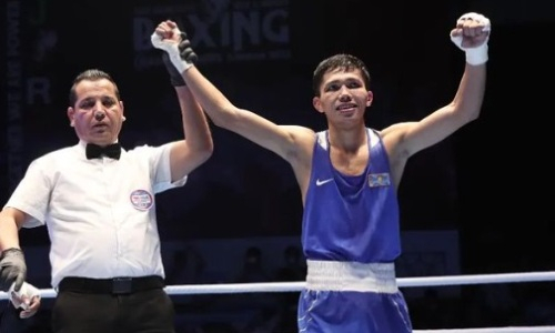 «Проиграл по всем фронтам». В Узбекистане признали поражение своего боксера казахстанцу на ЧА-2022