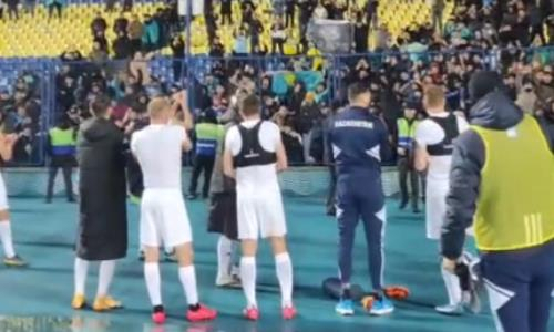 Эмоциональное видео с футболистами сборной Казахстана и болельщиками в Узбекистане попало в сеть
