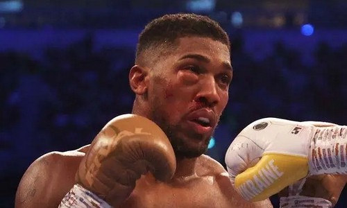 «Это кажется позорным». Экс-соперник Головкина отговаривает Джошуа от ошибочного шага