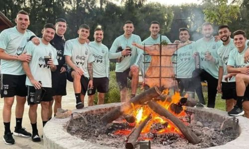 Сборная Аргентины взяла на ЧМ-2022 в Катар 3,5 тонны мяса