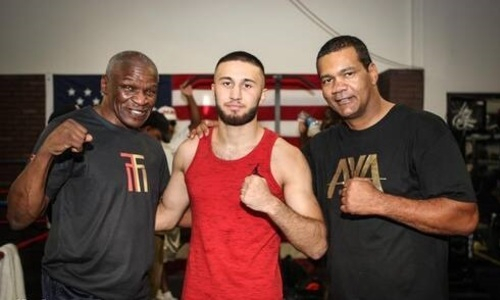 Непобеждённый боксёр был ранен ножом