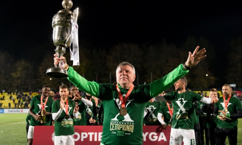 Казахстанские тренер и футболист завершили чемпионский сезон в Европе