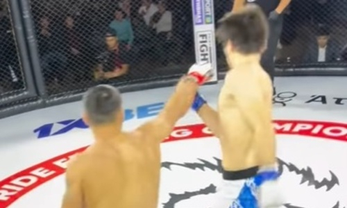 Зубодробительным нокаутом завершился главный бой турнира ММА между казахстанцем и россиянином. Видео
