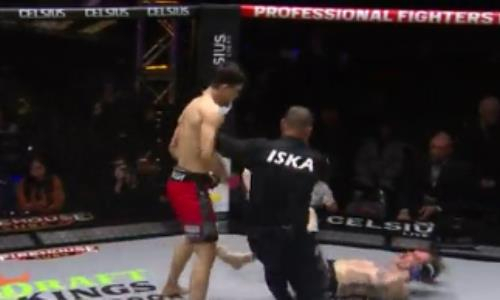 Внук Мухаммеда Али с убойного нокаута за 45 секунд дебютировал в ММА. Видео