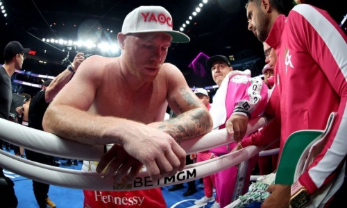 «Канело» уличили в трусости после наезда на Месси