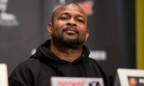 Легендарный Рой Джонс обратился к казахстанскому боксеру