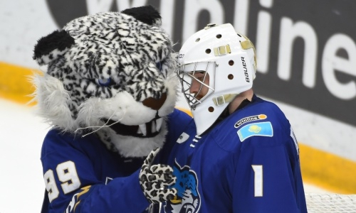 Сэйв вратаря «Барыса» попал в список лучших на прошедшей неделе в КХЛ