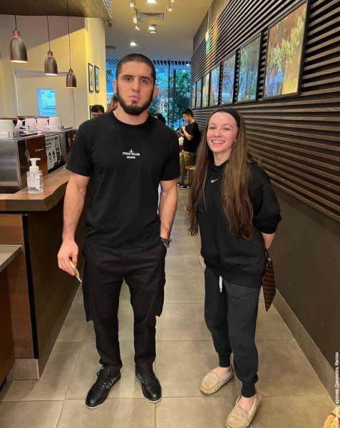 Сексапильная девушка-боец высмеяла Ислама Махачева из-за совместного фото