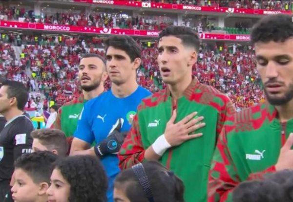 Голкипер спел гимн на поле и исчез перед сенсационным матчем ЧМ-2022. Фото