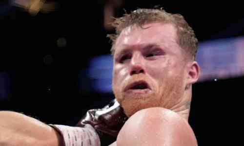 Обидчику казахстанского боксера прочат победу над «Канело»