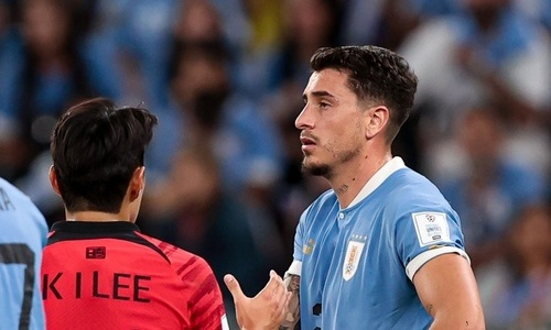 «Сборище воров!». Игрок сборной Уругвая эмоционально отреагировал на сенсационный провал на ЧМ-2022