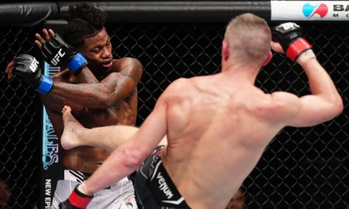 Избегающий Шавката Рахмонова американец показал лучший бой турнира UFC