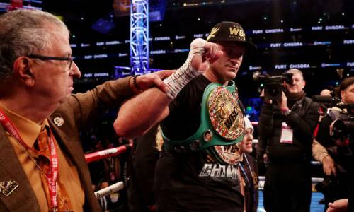 Бой с Усиком под угрозой. Фьюри сообщил неприятную новость