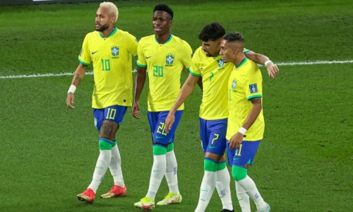 В сборной Бразилии жестко вышвырнули незваного гостя с пресс-конференции ЧМ-2022. Видео