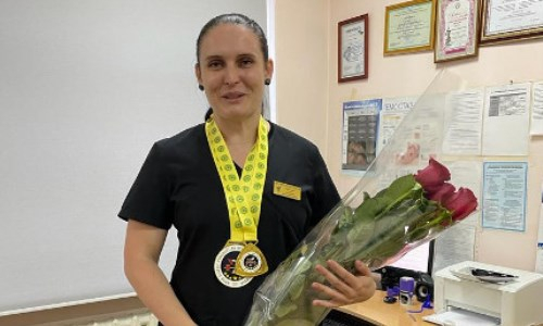 Врач из Астаны стала чемпионкой Азии по пауэрлифтингу