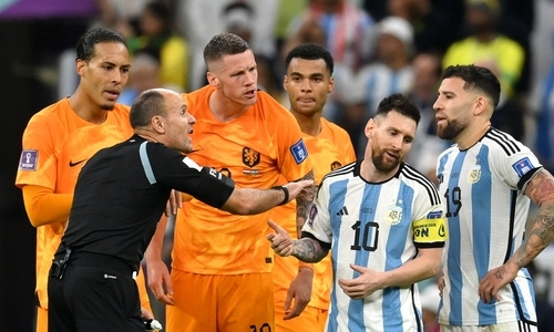 Арбитр четвертьфинала ЧМ-2022 эмоционально отреагировал на критику Месси