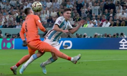 Судья ошибочно назначил пенальти в полуфинале ЧМ-2022. Видео