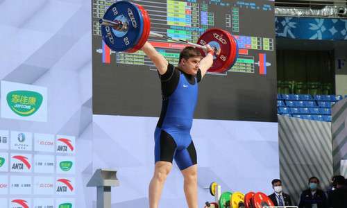 Двукратный призер чемпионатов Азии из Казахстана стал шестым на ЧМ-2022 по тяжелой атлетике