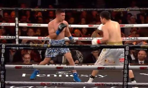 Де Ла Хойя разгромом из-за неожиданной концовки завершил бой с двумя нокдаунами. Видео