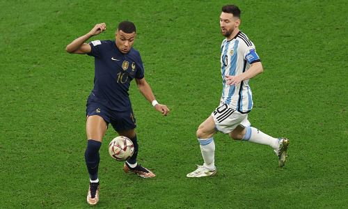 Мбаппе «избил» Месси после финала чемпионата мира-2022. Видео