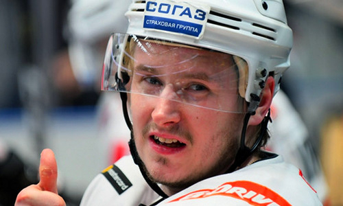 Ждать в «Барысе»? Скандальный форвард расторг контракт с клубом КХЛ