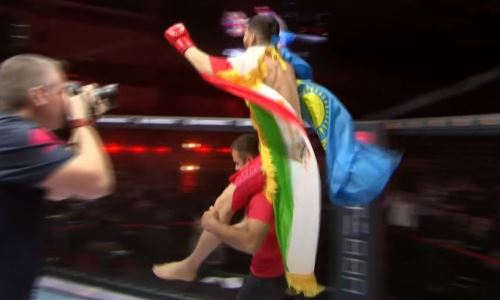 Таджикистанский боец удосрочил соперника и громко закричал про Казахстан. Видео