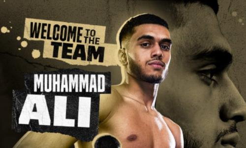 Партнер Головкина официально подписал Мухаммеда Али. Видео