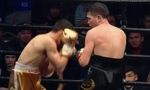 Казахстанец разбил нос непобежденному нокаутеру из Узбекистана