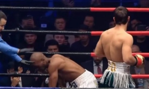 Четыре нокдауна за раунд. Видео боя Садриддина Ахмедова против «Бульдога»