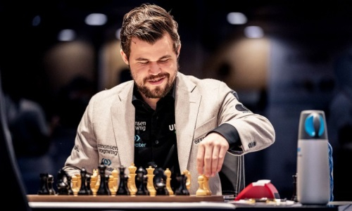 Магнус Карлсен нарушил регламент чемпионата мира по шахматам в Алматы