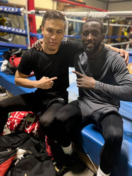 Батыр Джукембаев показал мощное фото с лидером рейтинга P4P